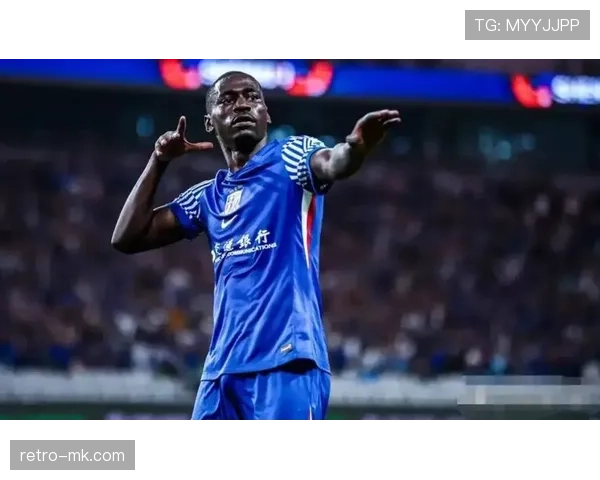 上海申花联赛表现抢眼，强势争冠引球迷热议