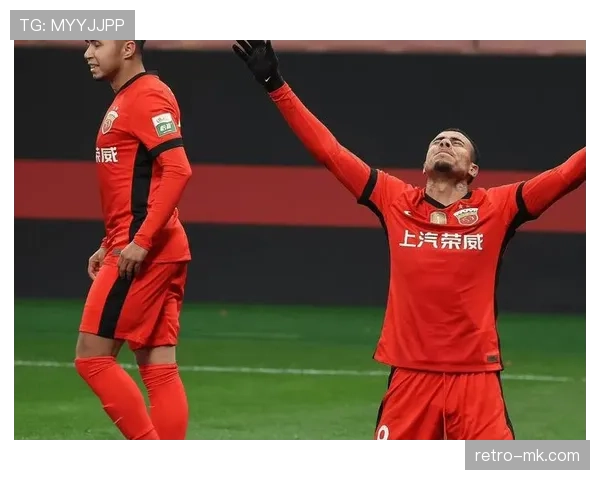 上海海港友谊赛再展强势，表现出色轻松击败对手