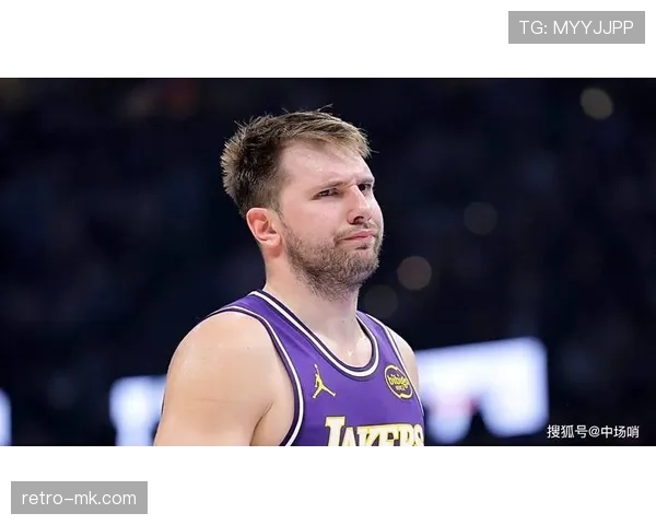 东契奇无球效率提升，拉开空间改变进攻结构