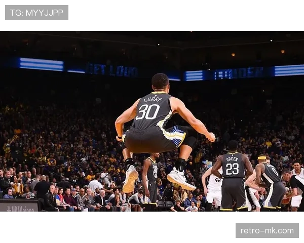 布里奇斯无球跑动拉开空间，较上季三分选择更高效